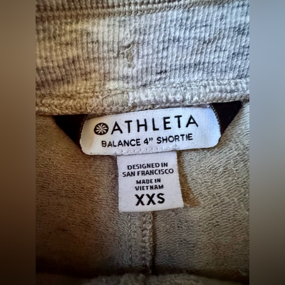 Athleta  Shorts Womens Small Grey Mid Rise Drawstring Pockets Balance 4" Shortie - Picture 6 of 7